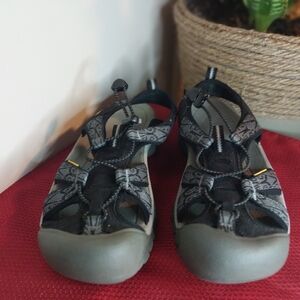 Keen Black and Gray Sandals